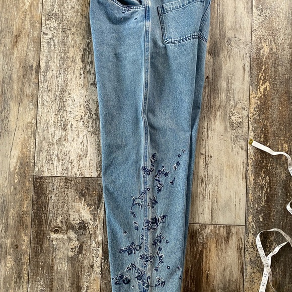 2 for $15 sale: J. Jill light wash embroidered mom jeans 6P - Picture 6 of 8